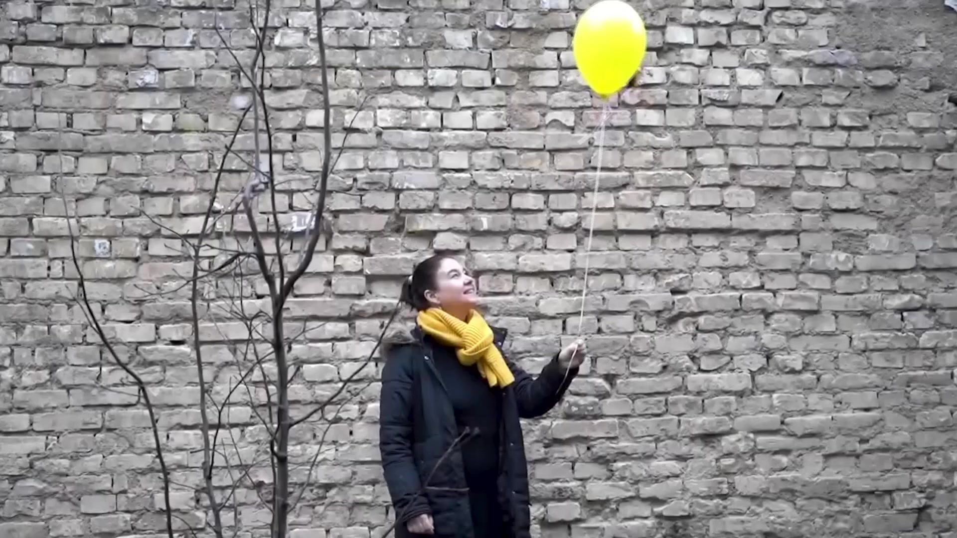 Zwei Madchen Eine Mauer Eine Freundschaft Furs Leben Baden Tv